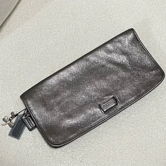 Coach Hampton Weekend Metallic Leather Flap Clutch Bag - Picture 7 of 15
